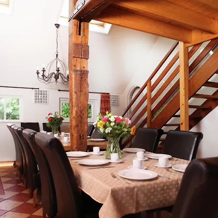 Cozy Child-friendly Farmhouse In בית נופש