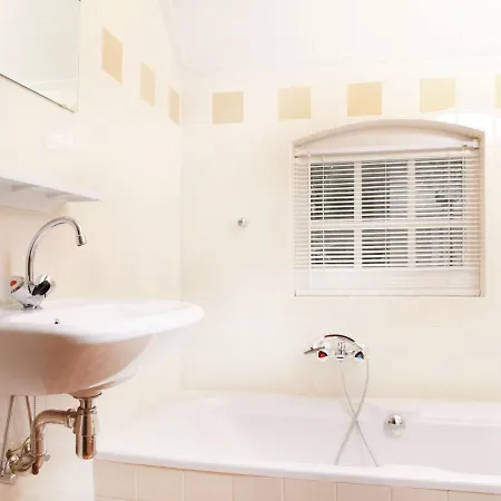 בית נופש Cozy Child-friendly Farmhouse In *
