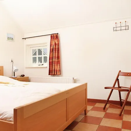 בית נופש Cozy Child-friendly Farmhouse In לוכם